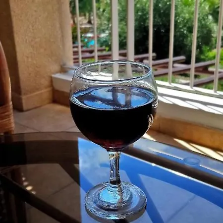 דירה H&o Regina Garden Ap New In Paphos!